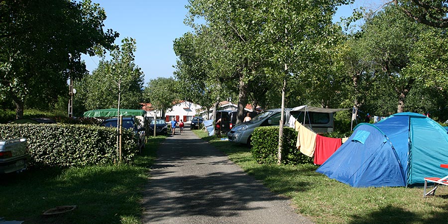 Emplacements - Camping Aire Ona